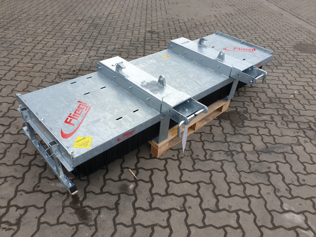 2. Image for Fliegl Kehrbesen Löwe 2,50m* - K-Evolution GmbH in Sittensen
