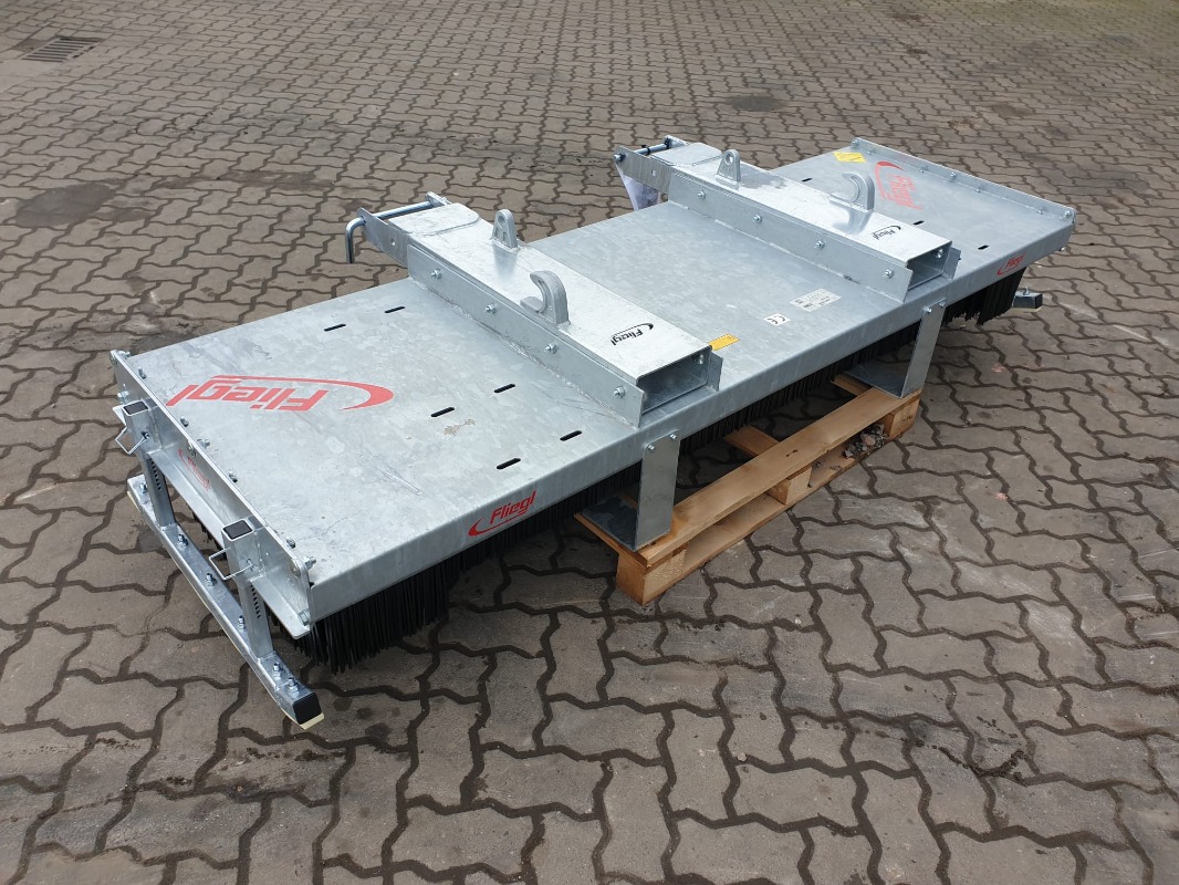 2. Image for Fliegl Kehrbesen Löwe 1,50m* - K-Evolution GmbH in Sittensen