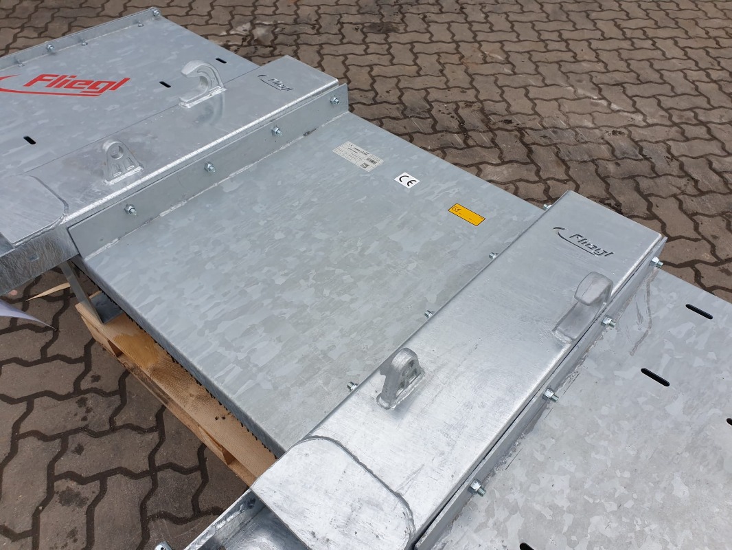 3. Image for Fliegl Kehrbesen Löwe 1,50m* - K-Evolution GmbH in Sittensen