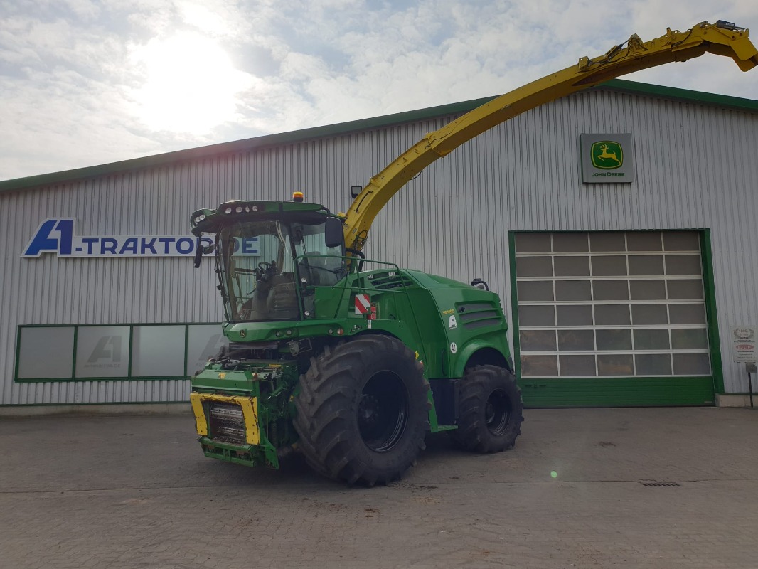 John Deere 8600 